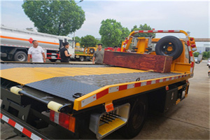 钟山附近拖车电话号码服务